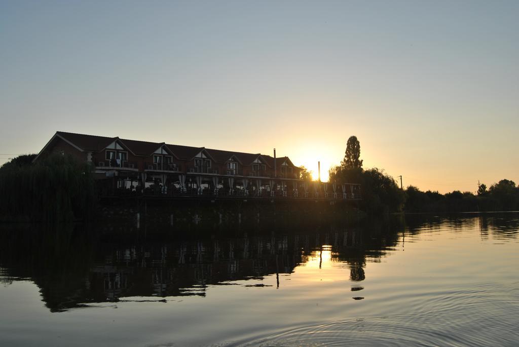 Lacul Racilor Olimp Exterior foto